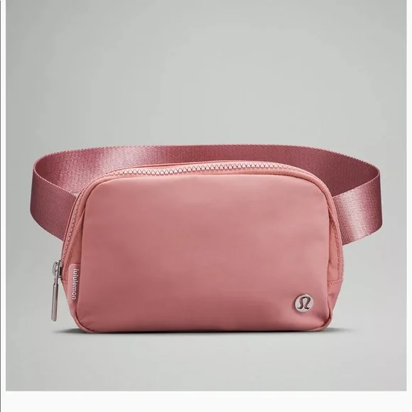 Lululemon Everywhere Belt Bag NWT - Picture 1 of 10